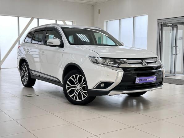 Mitsubishi Outlander III Рестайлинг 2 с пробегом 2016 года, цена 1 885 000 рублей, 113112 км, внедорожник, Автокод Объявления