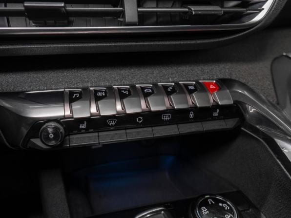 Peugeot 3008 II с пробегом 2017 года, цена 1 645 000 рублей, 144274 км, внедорожник, Автокод Объявления