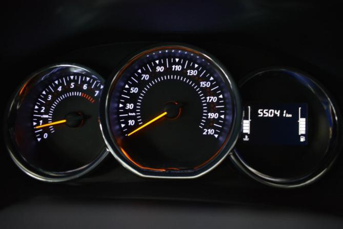 Renault Logan II Рестайлинг с пробегом 2022 года, цена 1 349 000 рублей, 55000 км, седан, Автокод Объявления