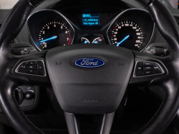 Ford Kuga II Рестайлинг с пробегом 2017 года, цена 1 579 000 рублей, 145495 км, внедорожник, Автокод Объявления