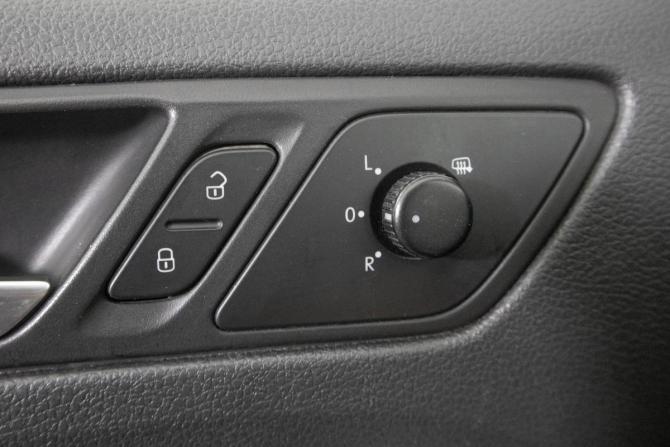 Volkswagen Jetta VI с пробегом 2012 года, цена 639 000 рублей, 300254 км, седан, Автокод Объявления