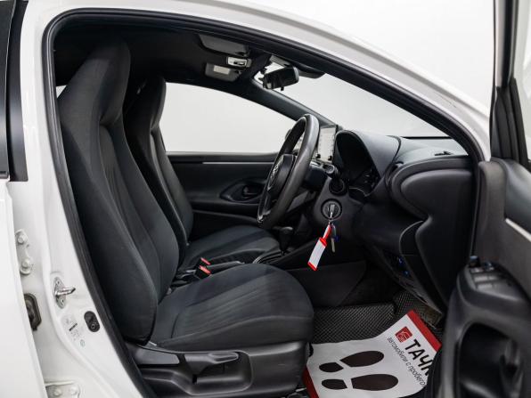 Toyota Yaris IV с пробегом 2020 года, цена 1 120 000 рублей, 108000 км, хэтчбек, Автокод Объявления