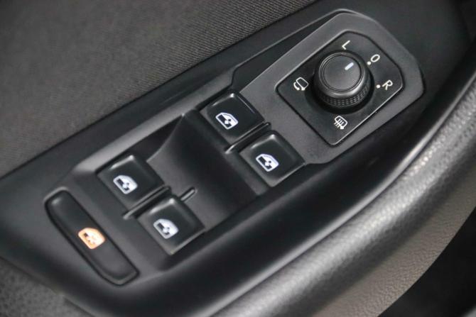 Volkswagen Passat B8 с пробегом 2016 года, цена 1 580 650 рублей, 173394 км, седан, Автокод Объявления