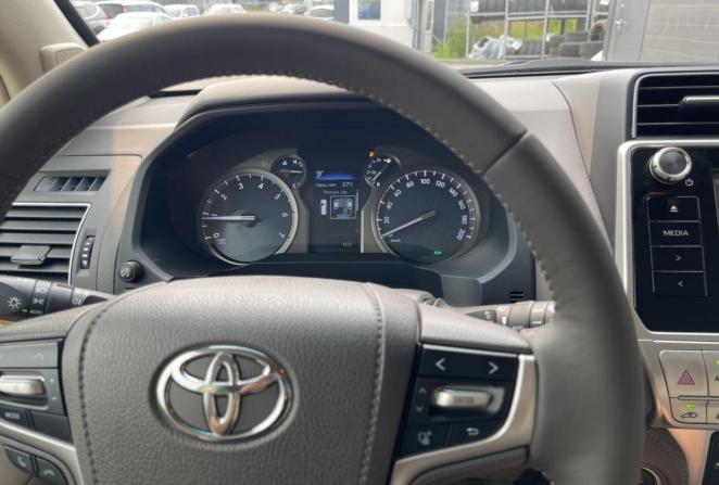 Toyota Land Cruiser Prado 150 Series Рестайлинг 2 с пробегом 2019 года, цена 5 780 000 рублей, 104311 км, внедорожник, Автокод Объявления