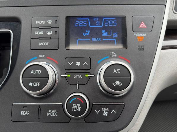 Toyota Sienna III Рестайлинг 2 с пробегом 2019 года, цена 3 275 000 рублей, 156636 км, минивэн, Автокод Объявления