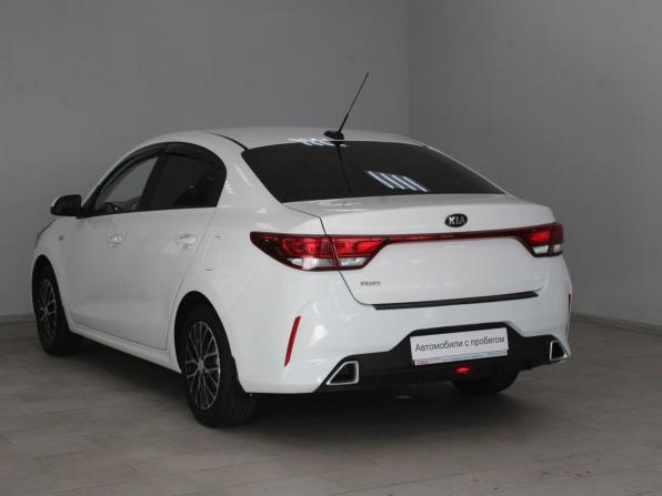 Kia Rio IV Рестайлинг с пробегом 2021 года, цена 1 499 900 рублей, 97360 км, седан, Автокод Объявления