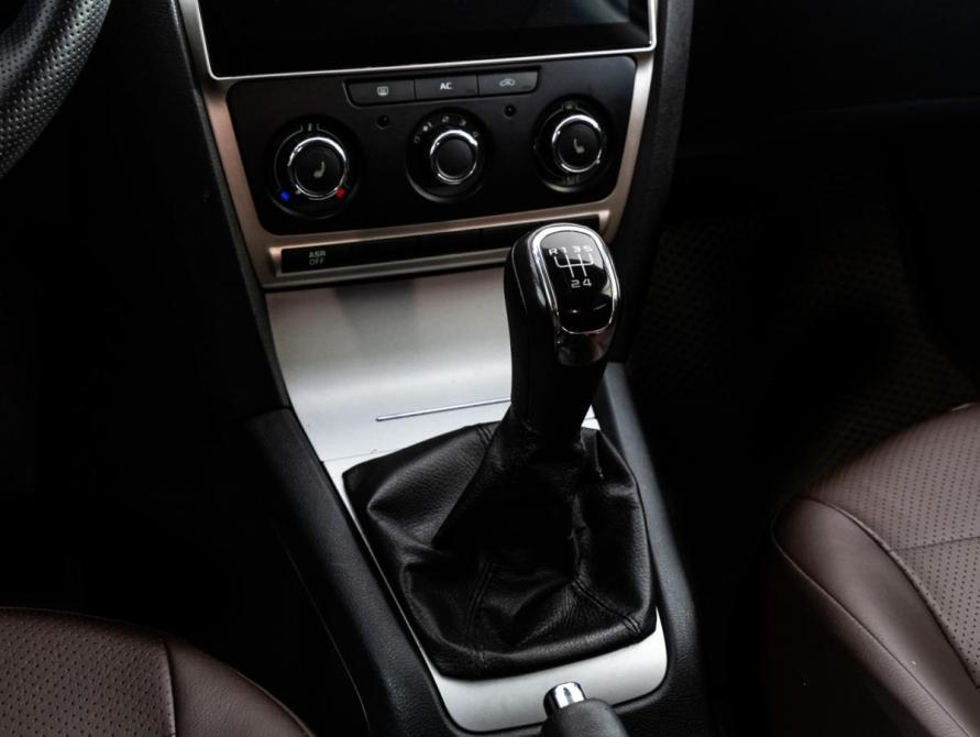 Skoda Octavia II (A5) Рестайлинг Санкт-Петербург  - изображение 12
