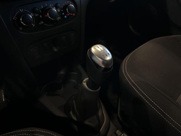 Renault Sandero II Рестайлинг с пробегом 2021 года, цена 1 290 000 рублей, 99010 км, хэтчбек, Автокод Объявления