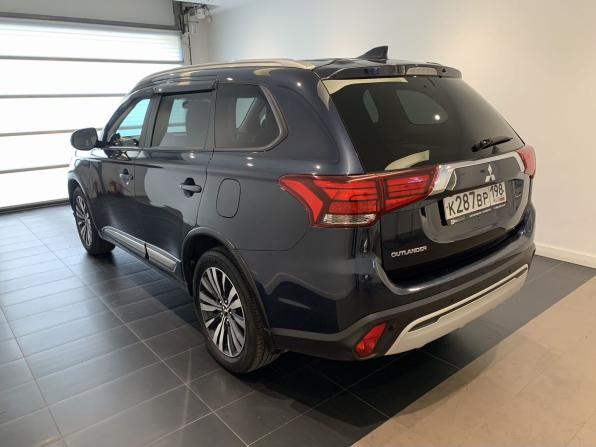 Mitsubishi Outlander III Рестайлинг 3 с пробегом 2021 года, цена 2 679 000 рублей, 56887 км, внедорожник, Автокод Объявления