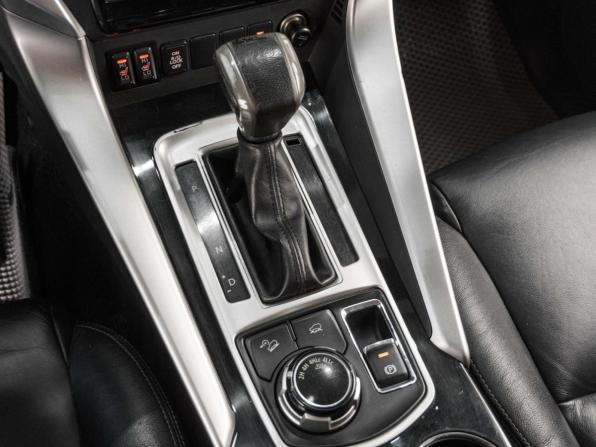 Mitsubishi Pajero Sport III с пробегом 2017 года, цена 2 327 030 рублей, 238928 км, внедорожник, Автокод Объявления