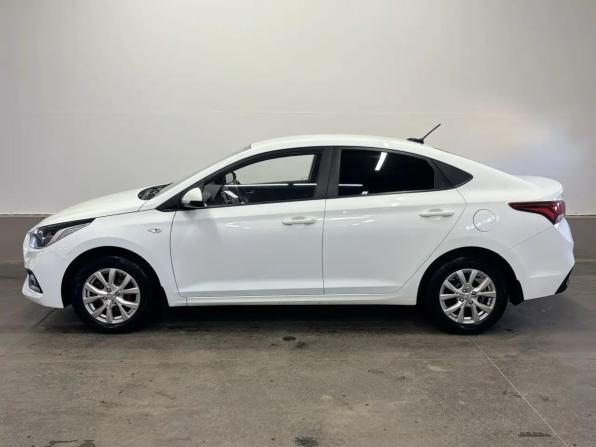 Hyundai Solaris II с пробегом 2018 года, цена 1 309 000 рублей, 93600 км, седан, Автокод Объявления