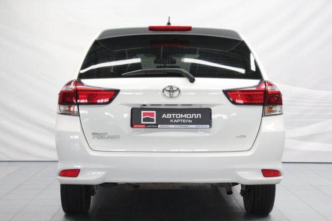 Toyota Corolla XI (E160 E170 E180) Рестайлинг 1 с пробегом 2016 года, цена 1 149 000 рублей, 106000 км, универсал, Автокод Объявления