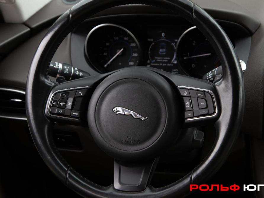Jaguar F-Pace I Москва  - изображение 12