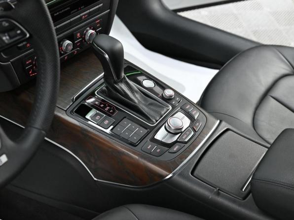 Audi A6 IV (C7) Рестайлинг с пробегом 2015 года, цена 1 129 000 рублей, 118748 км, седан, Автокод Объявления