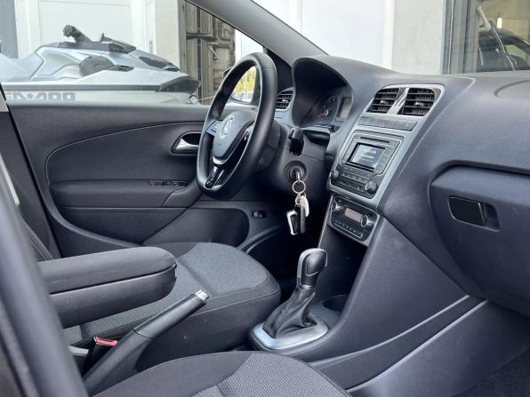Volkswagen Polo V Рестайлинг с пробегом 2017 года, цена 1 120 000 рублей, 191368 км, седан, Автокод Объявления