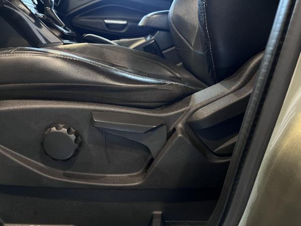 Ford Kuga II с пробегом 2012 года, цена 1 237 000 рублей, 176716 км, внедорожник, Автокод Объявления
