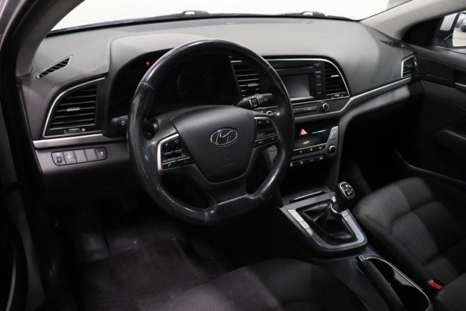Hyundai Elantra VI (AD) с пробегом 2017 года, цена 1 242 000 рублей, 176000 км, седан, Автокод Объявления