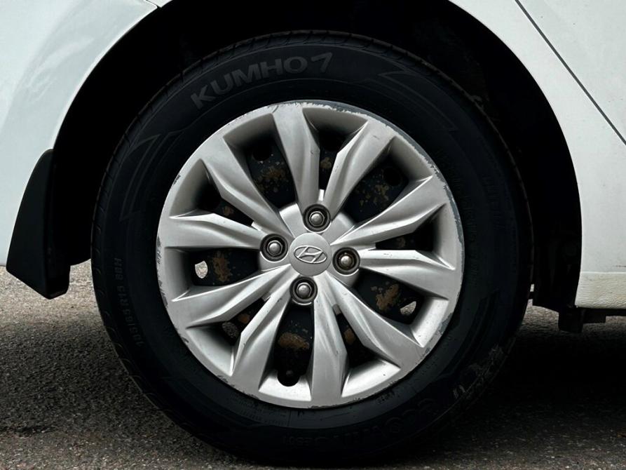 Hyundai Solaris II Санкт-Петербург  - изображение 19