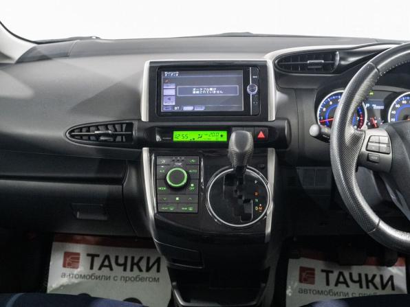 Toyota Wish II Рестайлинг с пробегом 2014 года, цена 1 370 000 рублей, 109900 км, минивэн, Автокод Объявления
