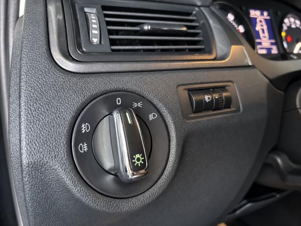 Skoda Rapid I с пробегом 2014 года, цена 1 299 000 рублей, 98600 км, лифтбек, Автокод Объявления
