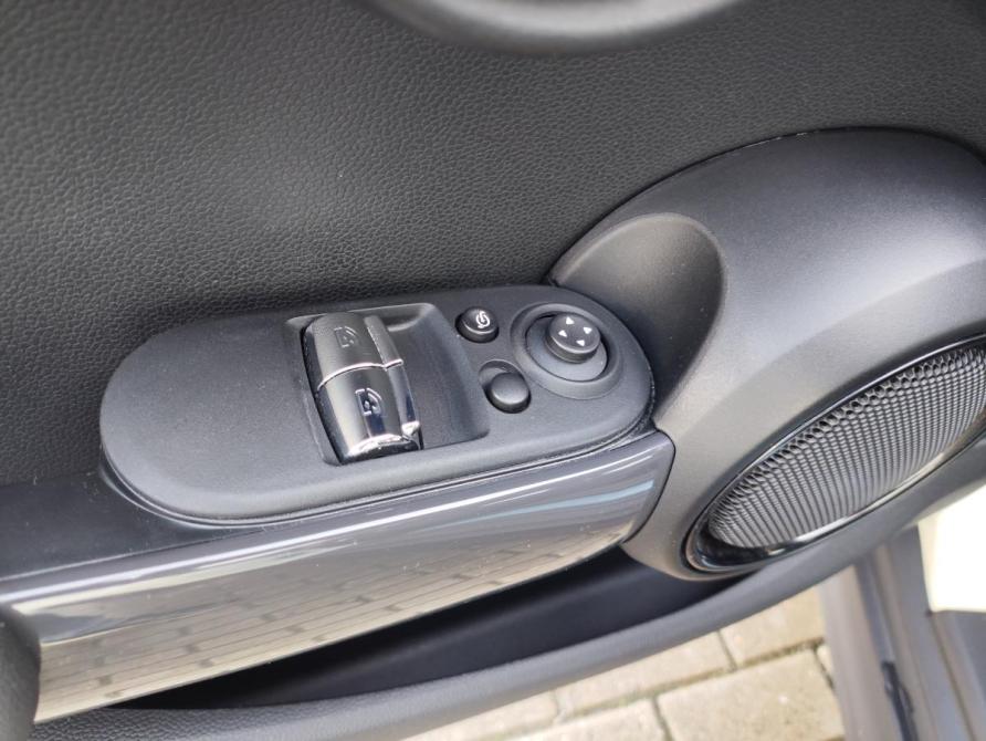 Mini Hatch III (F55/F56) Рестайлинг 2 Санкт-Петербург  - изображение 16