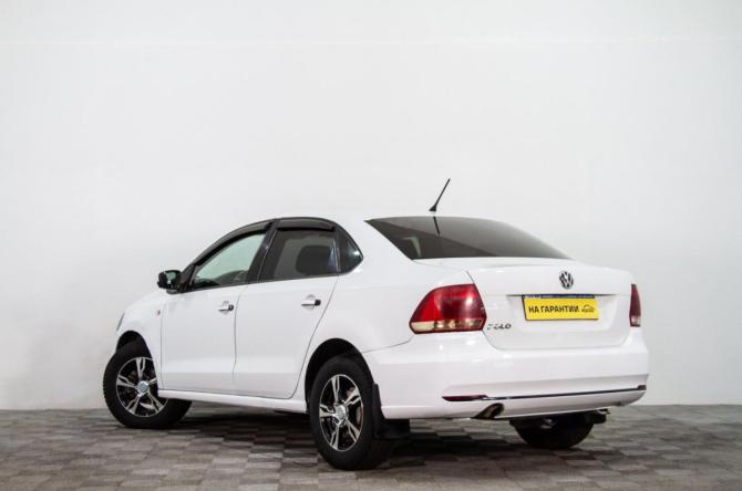 Volkswagen Polo V Рестайлинг с пробегом 2015 года, цена 699 000 рублей, 256000 км, седан, Автокод Объявления