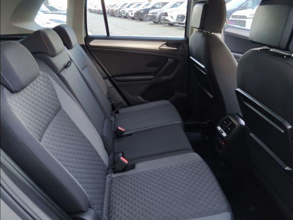 Volkswagen Tiguan II с пробегом 2018 года, цена 2 069 000 рублей, 80326 км, внедорожник, Автокод Объявления