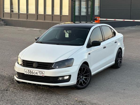 Volkswagen Polo V Рестайлинг с пробегом 2018 года, цена 930 000 рублей, 247620 км, седан, Автокод Объявления