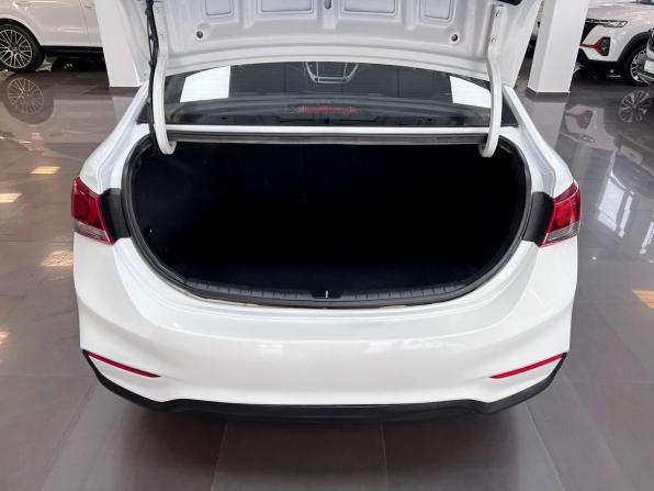 Hyundai Solaris II с пробегом 2018 года, цена 895 000 рублей, 142352 км, седан, Автокод Объявления