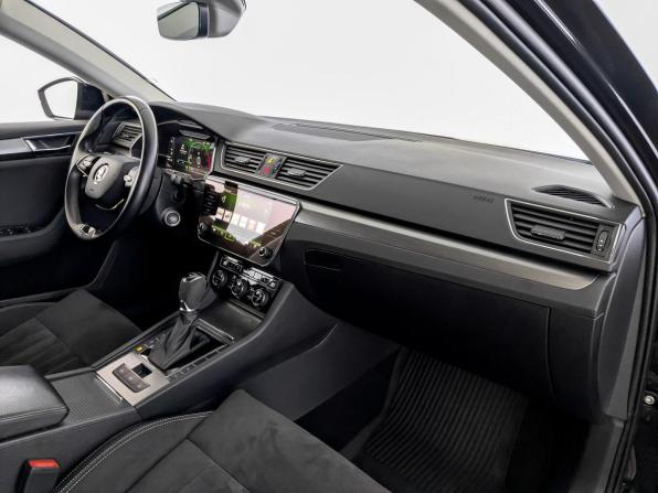 Skoda Superb III Рестайлинг с пробегом 2022 года, цена 3 330 000 рублей, 73321 км, лифтбек, Автокод Объявления
