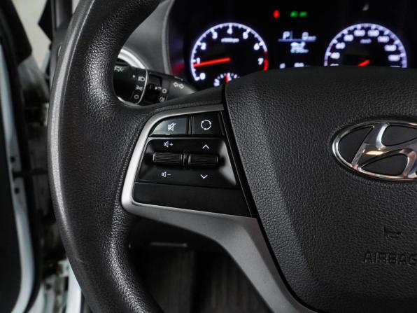Hyundai Solaris II с пробегом 2020 года, цена 1 379 030 рублей, 82024 км, седан, Автокод Объявления