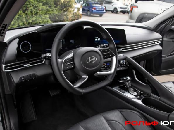Hyundai Elantra VII (CN7) Рестайлинг с пробегом 2023 года, цена 2 358 000 рублей, 9954 км, седан, Автокод Объявления