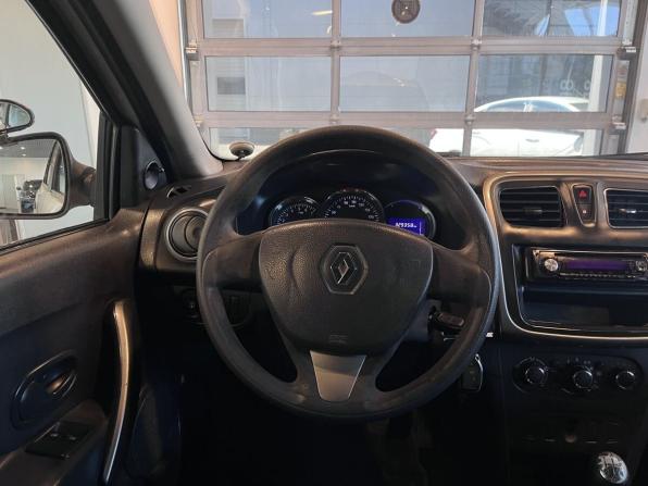 Renault Logan II с пробегом 2017 года, цена 306 200 рублей, 329356 км, седан, Автокод Объявления