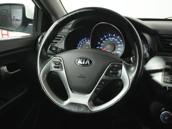 Kia Rio III Рестайлинг с пробегом 2017 года, цена 899 000 рублей, 184133 км, седан, Автокод Объявления