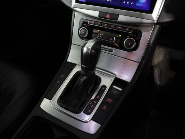Volkswagen Passat B7 с пробегом 2011 года, цена 769 000 рублей, 208328 км, универсал, Автокод Объявления