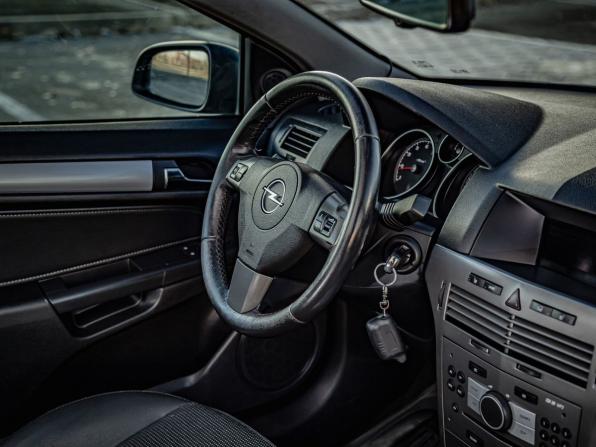Opel Astra H Рестайлинг с пробегом 2006 года, цена 329 000 рублей, 255975 км, хэтчбек, Автокод Объявления