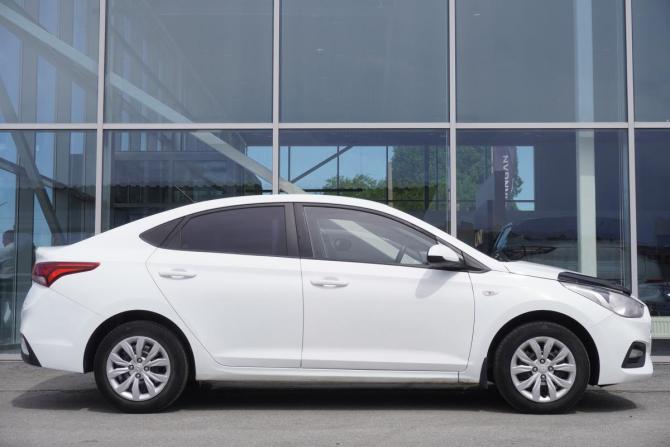 Hyundai Solaris II с пробегом 2017 года, цена 835 000 рублей, 223771 км, седан, Автокод Объявления