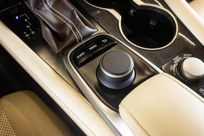 Lexus RX IV с пробегом 2018 года, цена 3 745 000 рублей, 55701 км, внедорожник, Автокод Объявления