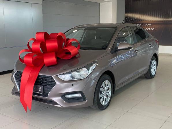 Hyundai Solaris II с пробегом 2018 года, цена 1 315 000 рублей, 143242 км, седан, Автокод Объявления