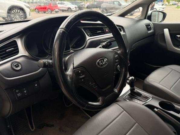 Kia Ceed II Рестайлинг с пробегом 2017 года, цена 1 295 000 рублей, 102007 км, хэтчбек, Автокод Объявления