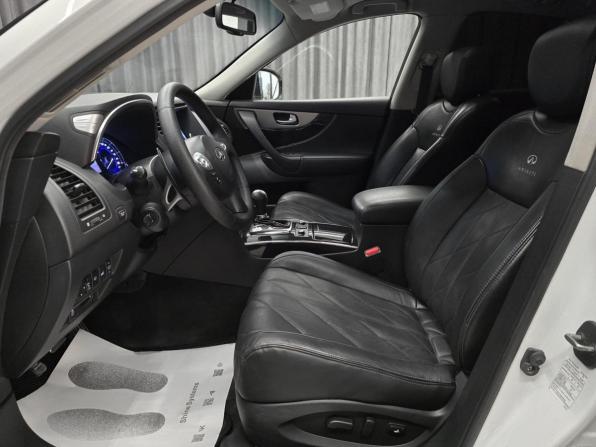 Infiniti QX70 с пробегом 2013 года, цена 1 699 000 рублей, 212000 км, внедорожник, Автокод Объявления