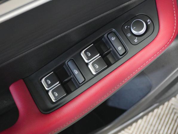 Geely Coolray I Рестайлинг с пробегом 2024 года, цена 2 123 000 рублей, 77748 км, внедорожник, Автокод Объявления