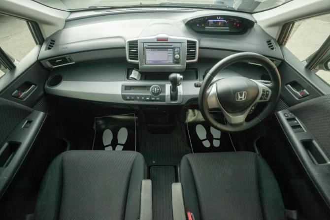 Honda Freed I Рестайлинг с пробегом 2012 года, цена 898 000 рублей, 207500 км, компактвэн, Автокод Объявления