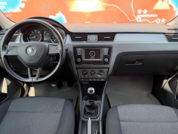 Skoda Rapid I с пробегом 2017 года, цена 1 170 000 рублей, 72700 км, лифтбек, Автокод Объявления