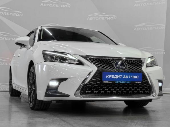 Lexus CT I Рестайлинг 2 с пробегом 2018 года, цена 2 120 000 рублей, 109707 км, хэтчбек, Автокод Объявления