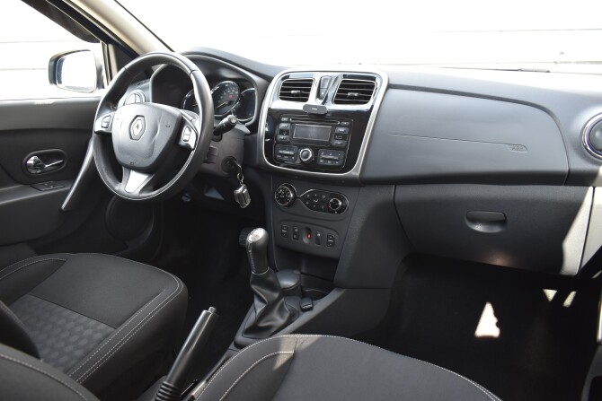 Renault Sandero II с пробегом 2016 года, цена 850 000 рублей, 118000 км, хэтчбек, Автокод Объявления
