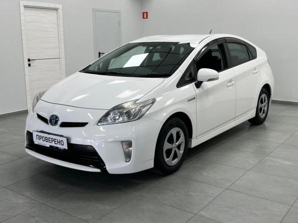 Toyota Prius III Рестайлинг (XW30) с пробегом 2015 года, цена 1 240 000 рублей, 114584 км, лифтбек, Автокод Объявления