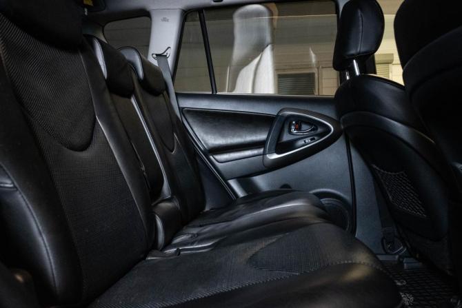 Toyota RAV4 III (XA30) Рестайлинг с пробегом 2010 года, цена 1 319 000 рублей, 253161 км, внедорожник, Автокод Объявления