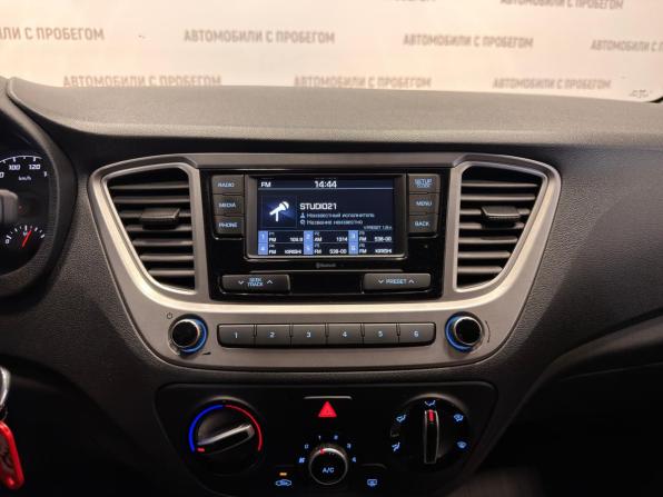 Hyundai Solaris II Рестайлинг с пробегом 2021 года, цена 1 599 000 рублей, 84000 км, седан, Автокод Объявления