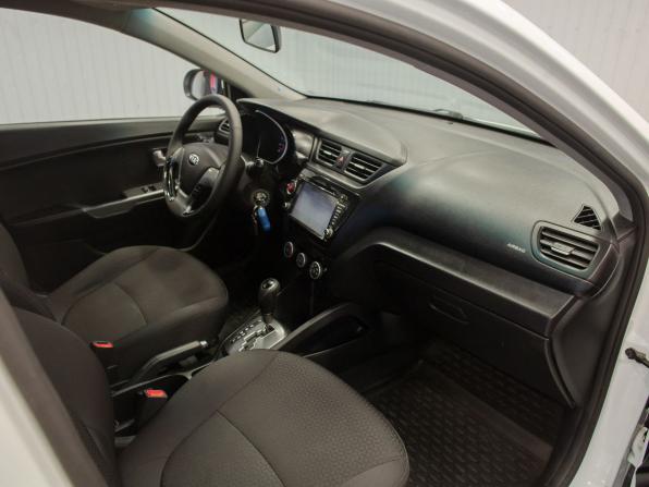 Kia Rio III Рестайлинг с пробегом 2015 года, цена 1 090 000 рублей, 157606 км, хэтчбек, Автокод Объявления